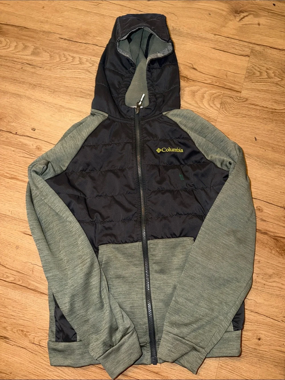BOY’S Columbia Black and Heather Green Hooded Jacket SZ LARGE